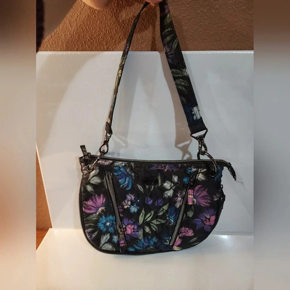 Lug Swivel with vibrant floral design and Lug's signature gunmetal hardware - Picture 2 of 11